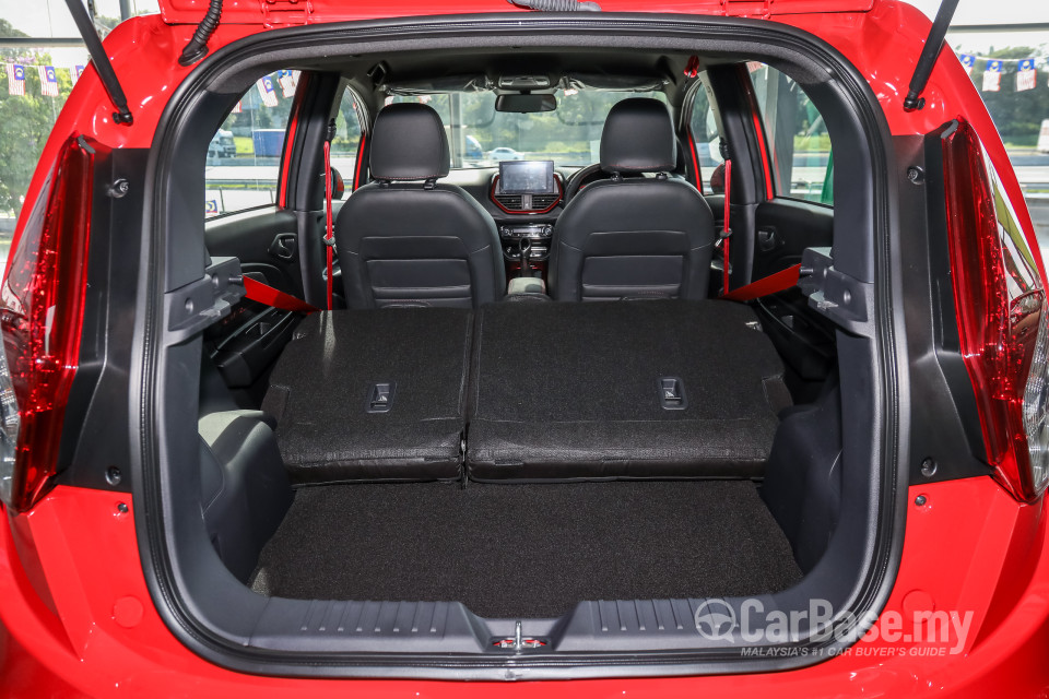 Proton Iriz P2-30A MC2 (2021) Interior