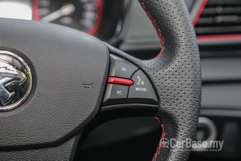 Proton Iriz P2-30A MC2 (2021) Interior