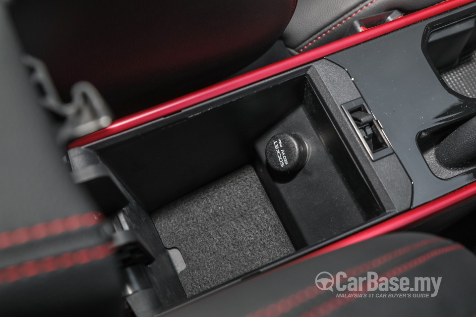 Proton Iriz P2-30A MC2 (2021) Interior
