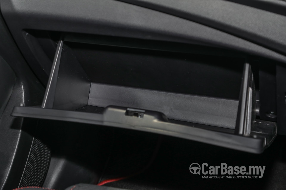 Proton Iriz P2-30A MC2 (2021) Interior