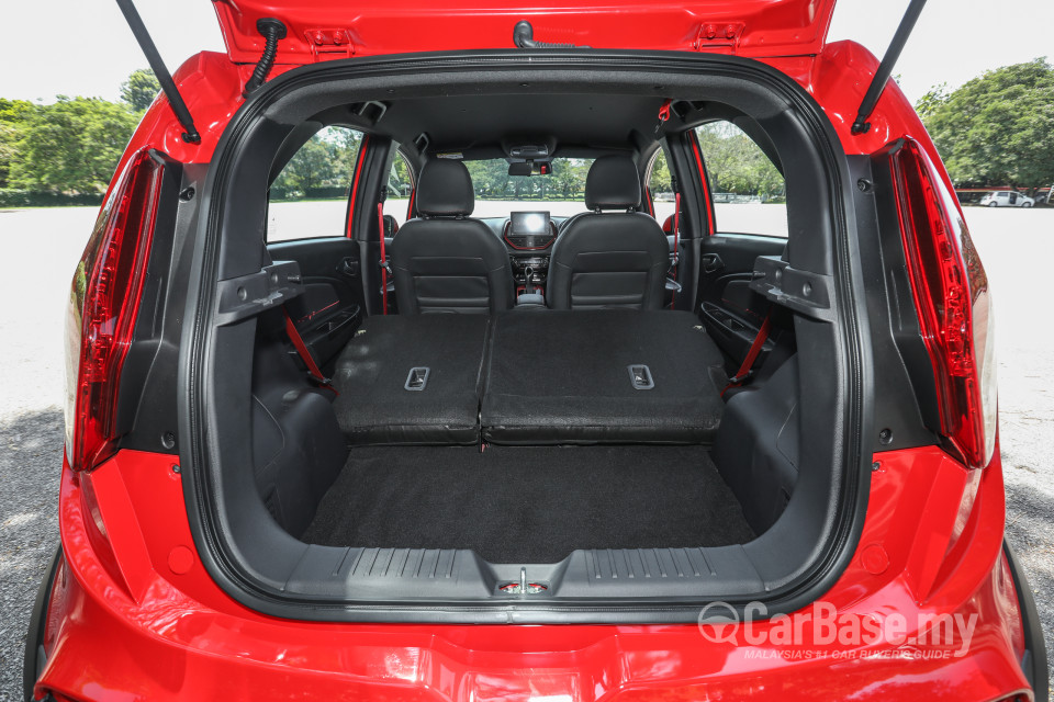 Proton Iriz P2-30A MC2 (2021) Interior