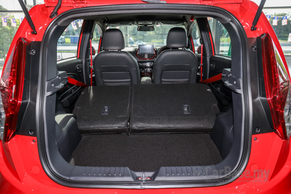 Proton Iriz P2-30A MC2 (2021) Interior