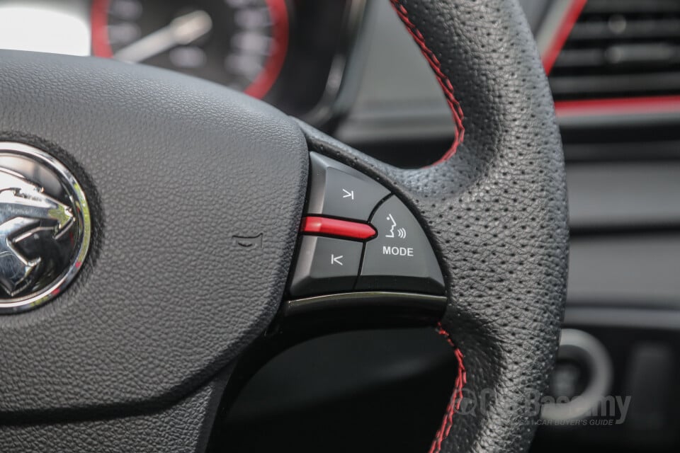 Proton Iriz P2-30A MC2 (2021) Interior
