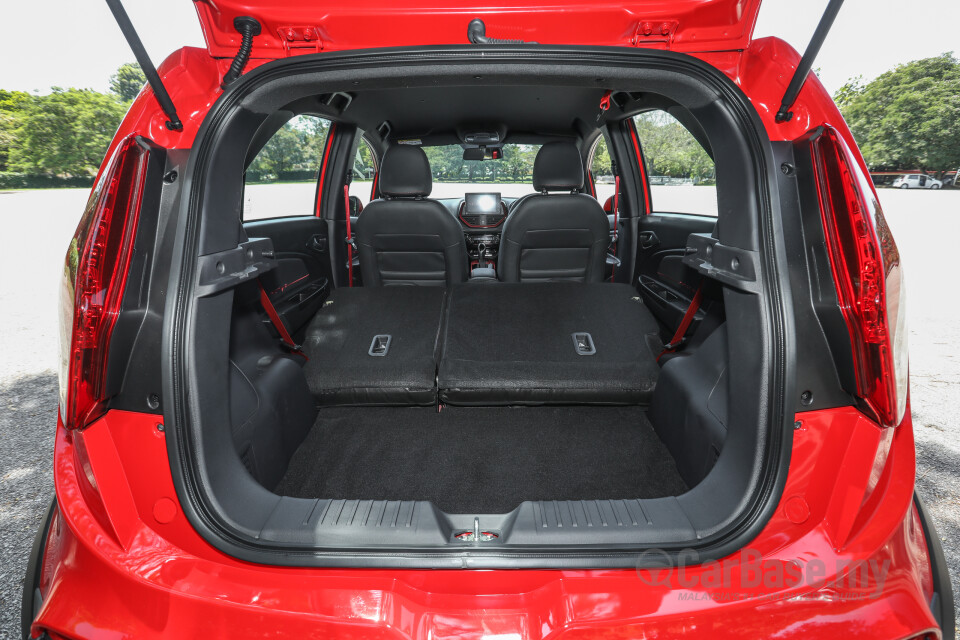 Proton Iriz P2-30A MC2 (2021) Interior