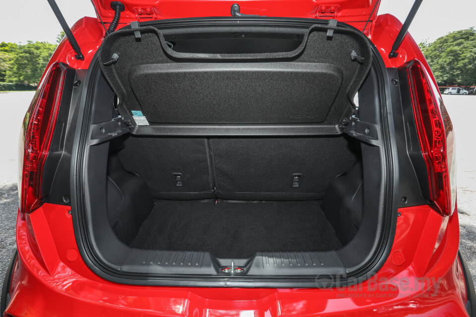 Proton Iriz P2-30A MC2 (2021) Interior