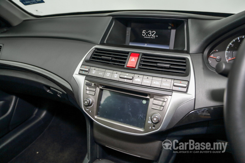 Proton Perdana P4-90B (2016) Interior