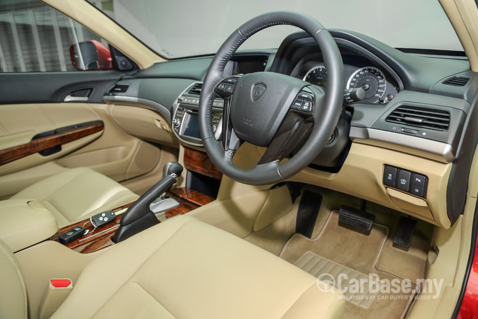 Proton Perdana P4-90B (2016) Interior