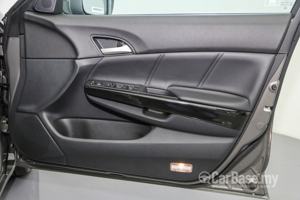 Proton Perdana P4-90B (2016) Interior