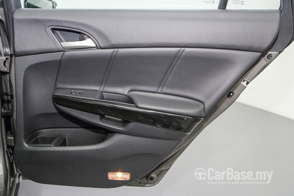 Proton Perdana P4-90B (2016) Interior