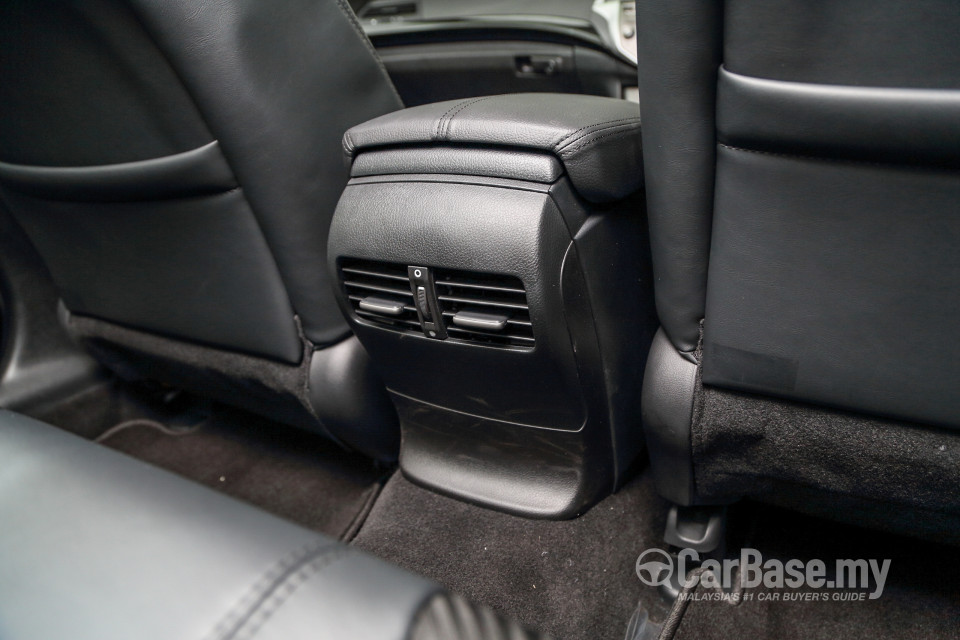 Proton Perdana P4-90B (2016) Interior