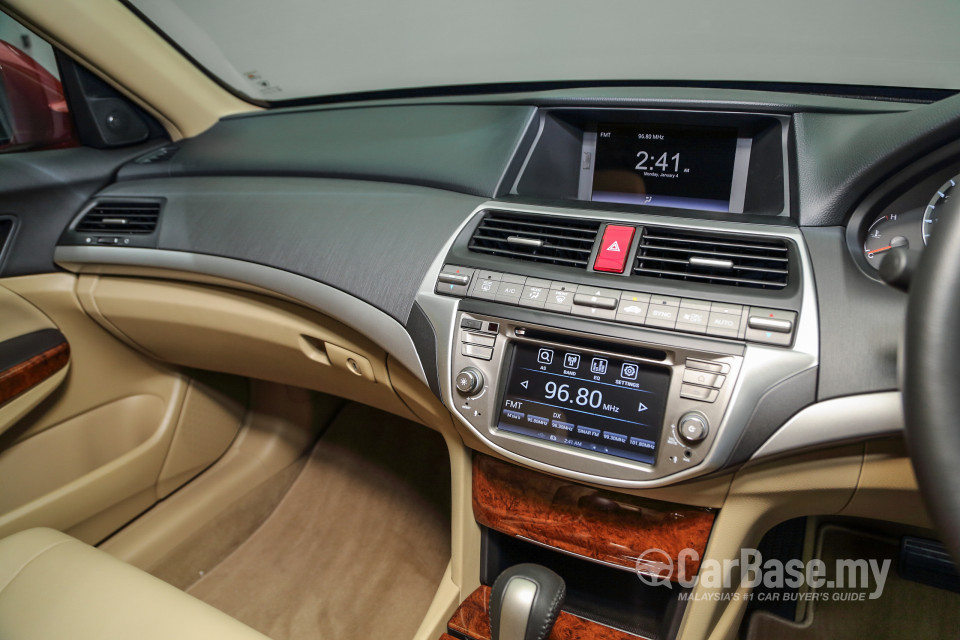 Proton Perdana P4-90B (2016) Interior