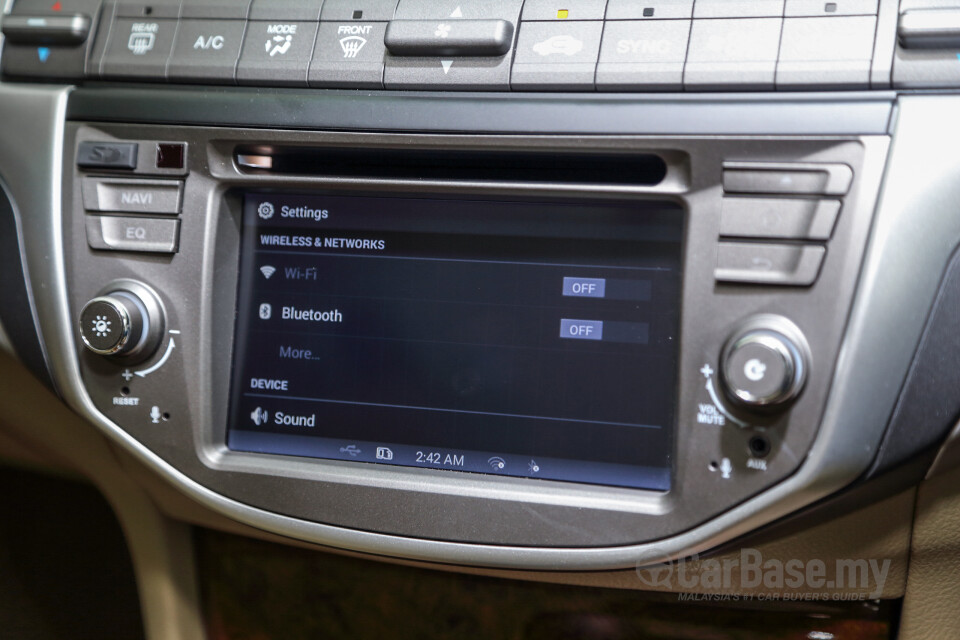 Toyota Innova AN140 (2016) Interior