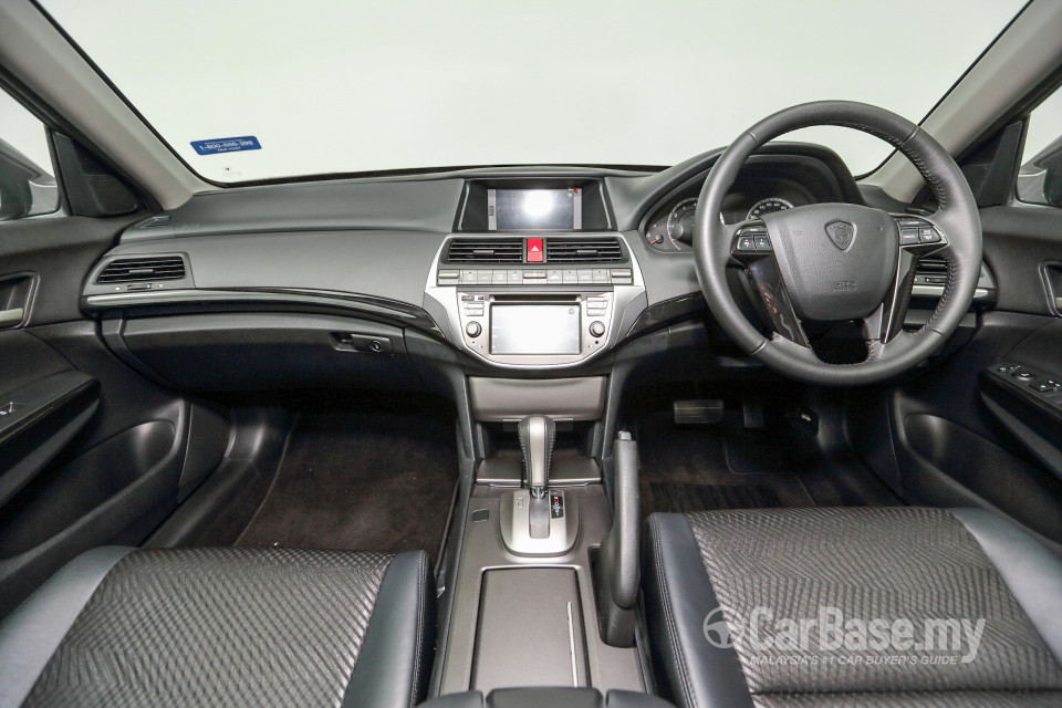 Proton Perdana P4-90B (2016) Interior