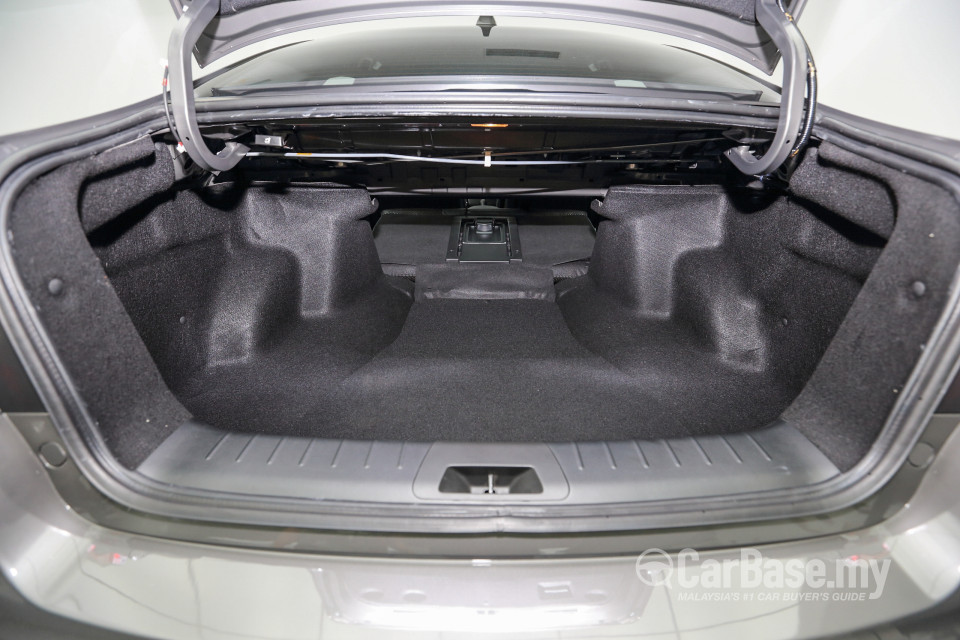 Proton Perdana P4-90B (2016) Interior