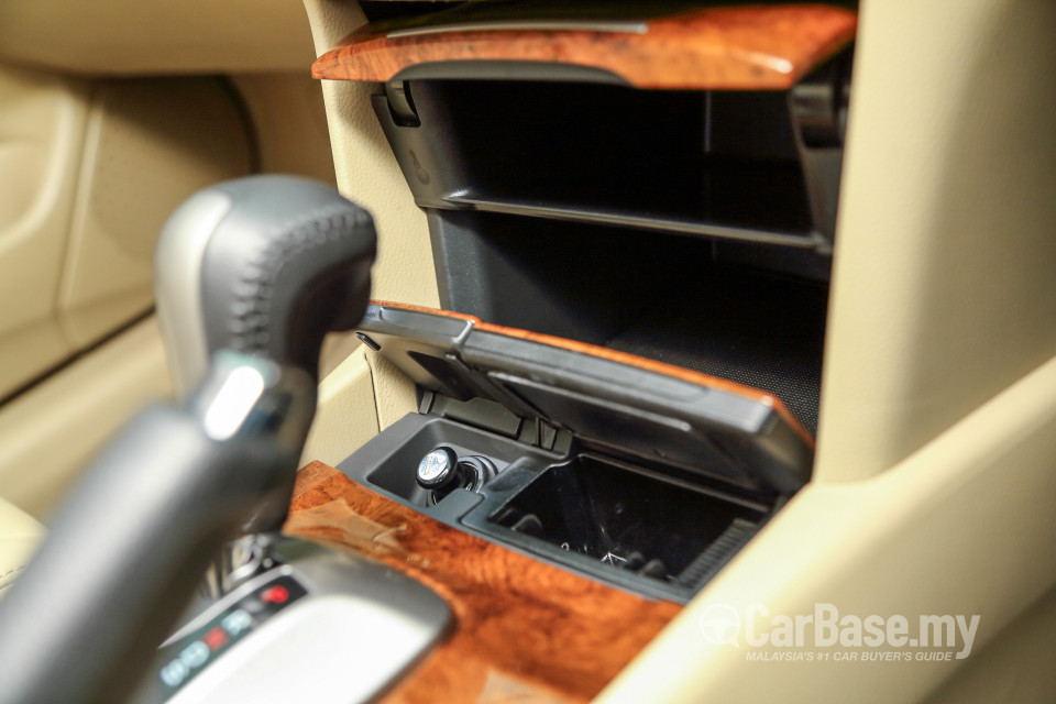 Proton Perdana P4-90B (2016) Interior