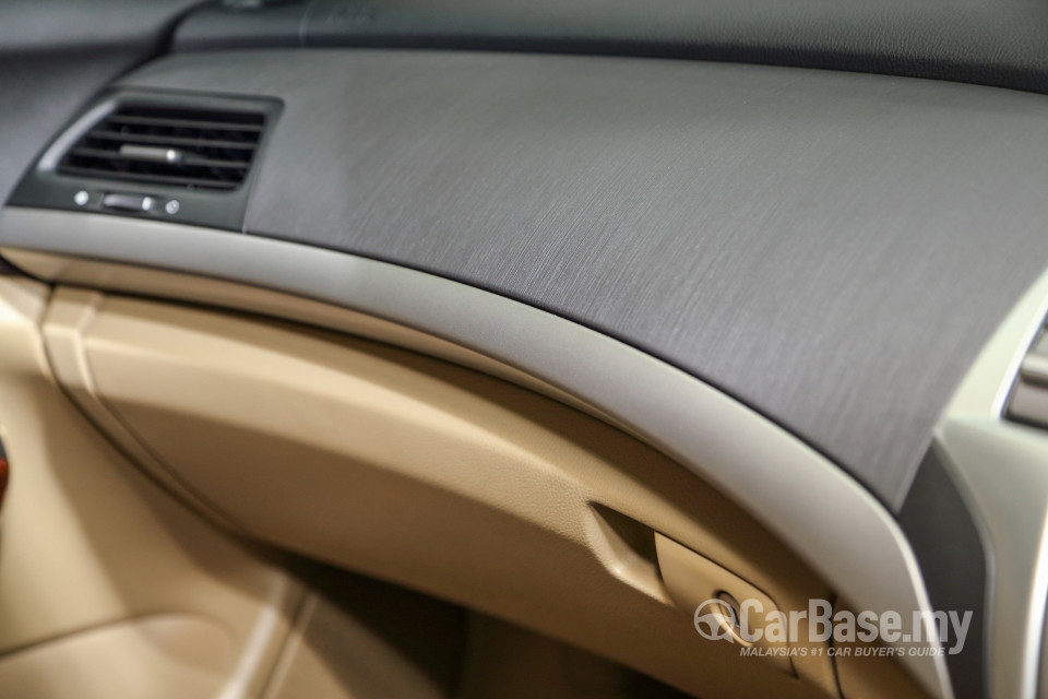 Proton Perdana P4-90B (2016) Interior