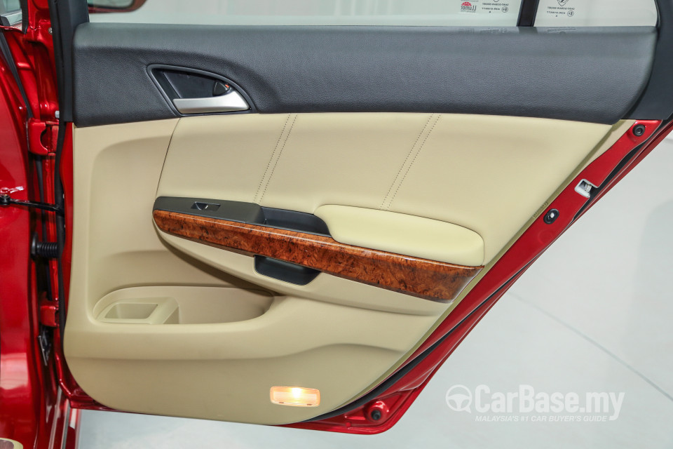 Proton Perdana P4-90B (2016) Interior