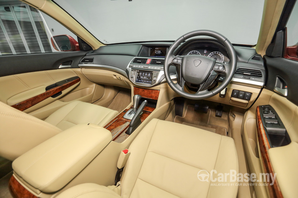 Proton Perdana P4-90B (2016) Interior