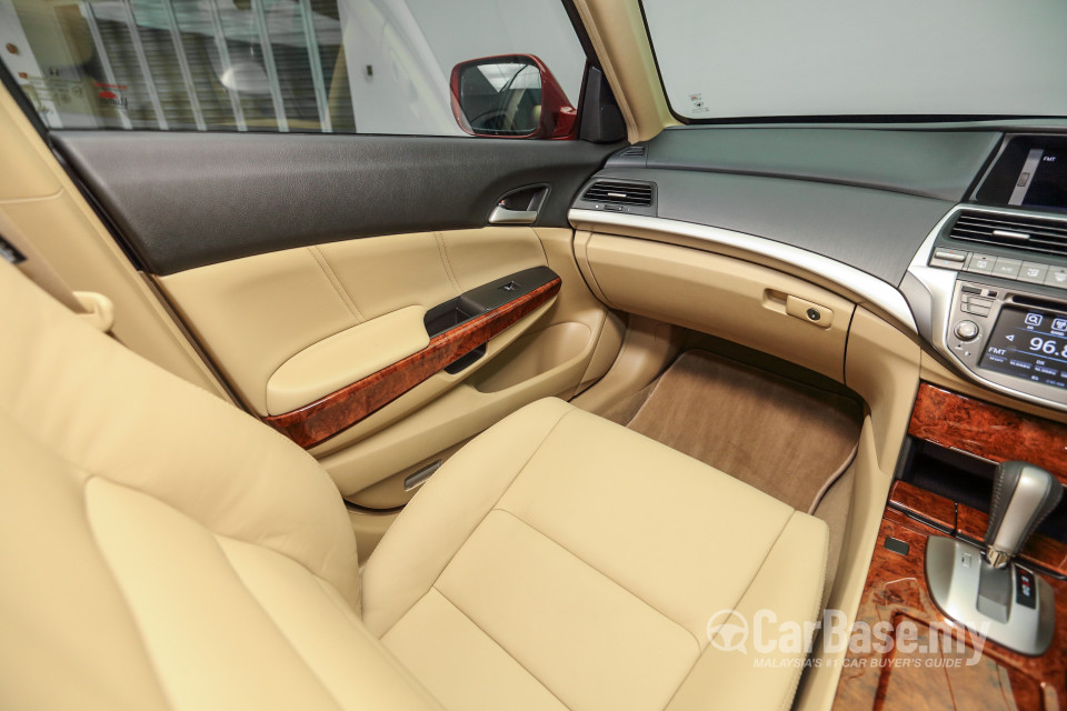 Proton Perdana P4-90B (2016) Interior
