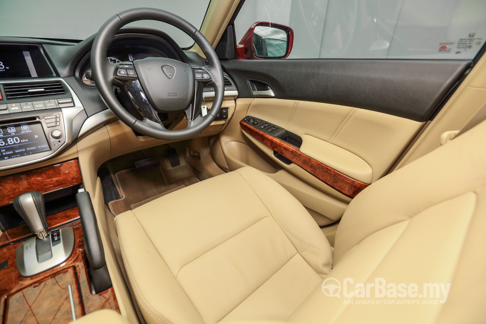 Proton Perdana P4-90B (2016) Interior