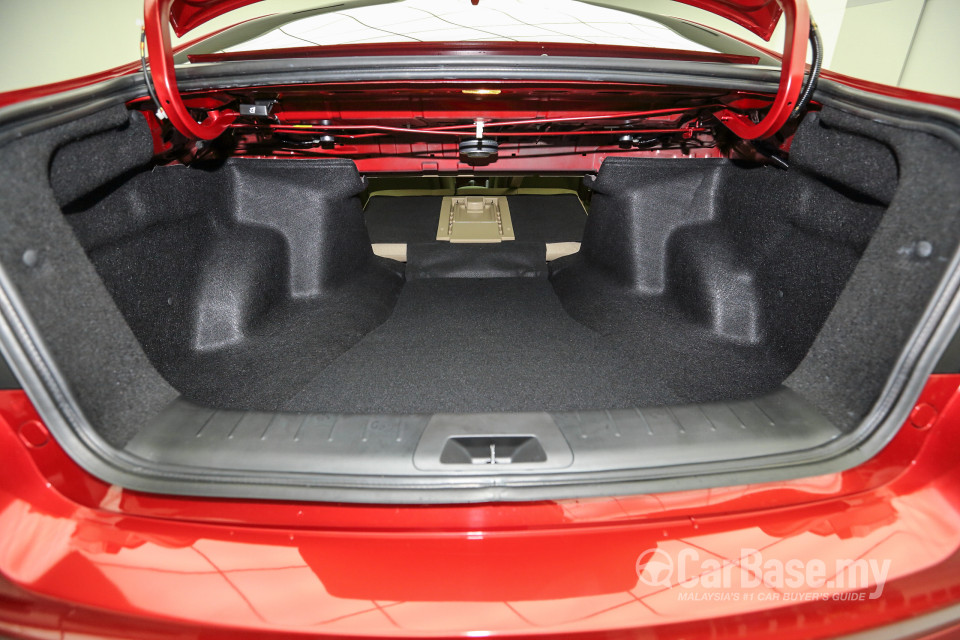 Proton Perdana P4-90B (2016) Interior
