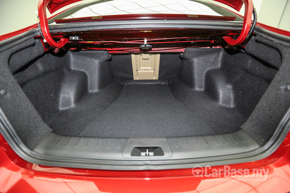 Proton Perdana P4-90B (2016) Interior