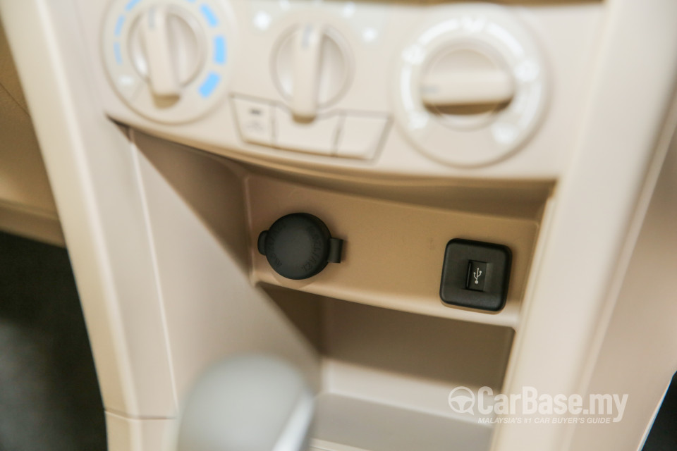 Proton Ertiga P6-90A (2016) Interior