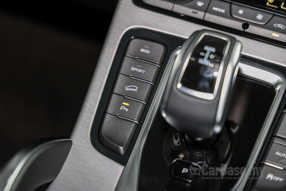Proton X70 P7-90A MC3 (2026) Interior