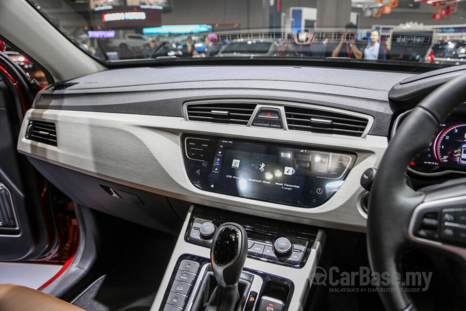 Nissan Navara D23 Facelift (2021) Interior