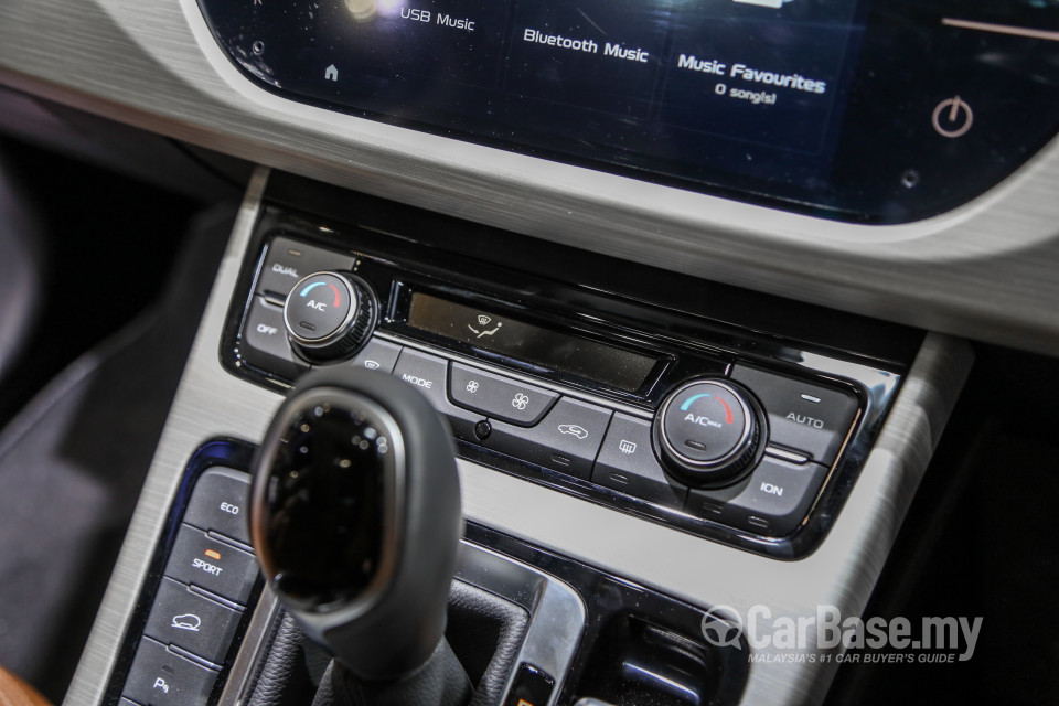 Proton X70 P7-90A (2018) Interior