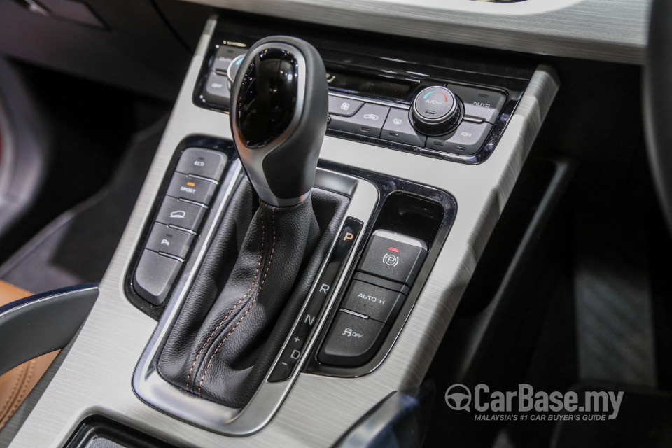 Proton X70 P7-90A (2018) Interior