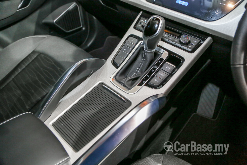 Proton X70 P7-90A (2018) Interior