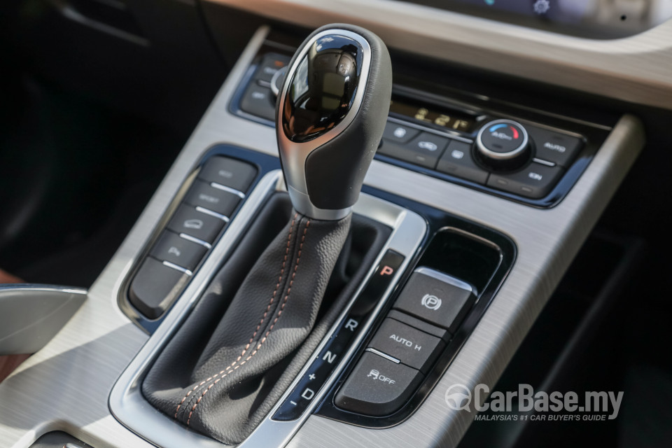 Proton X70 P7-90A (2018) Interior