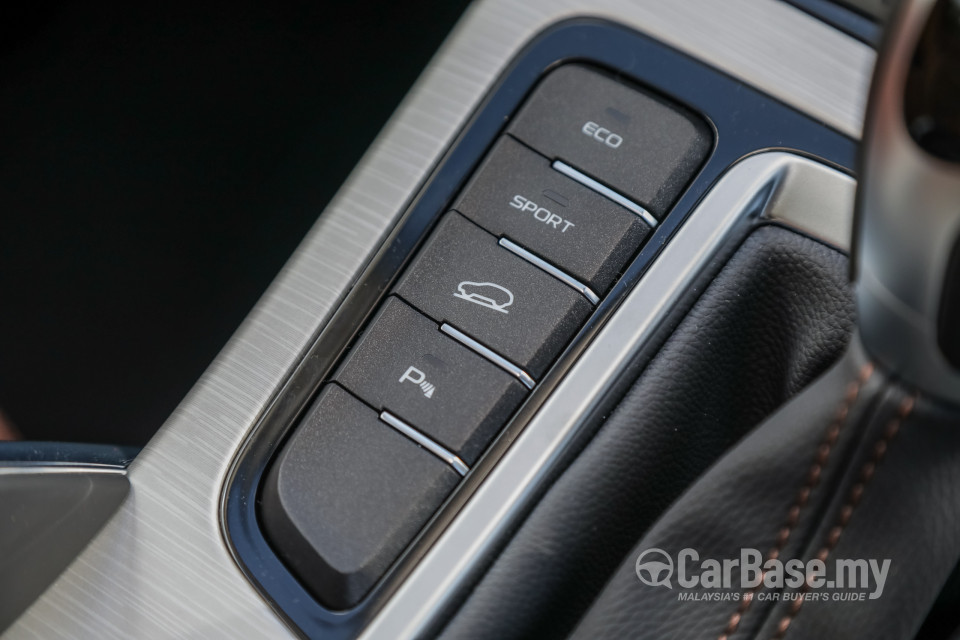 Proton X70 P7-90A (2018) Interior