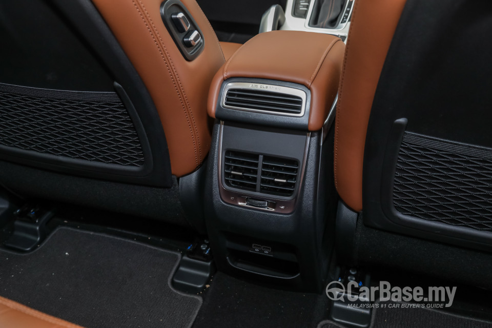 Proton X70 P7-90A (2018) Interior