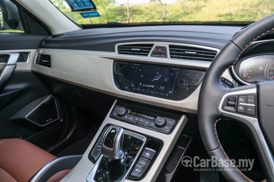 Proton X70 P7-90A CKD (2020) Interior