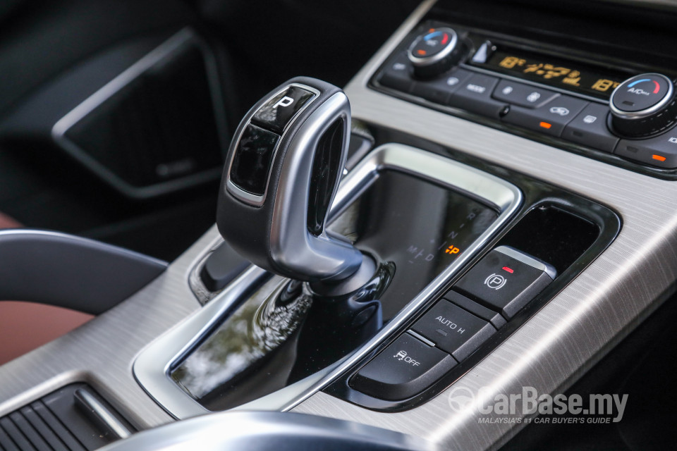 Proton X70 P7-90A CKD (2020) Interior