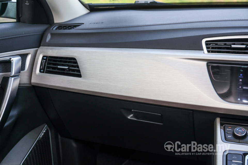 Proton X70 P7-90A CKD (2020) Interior