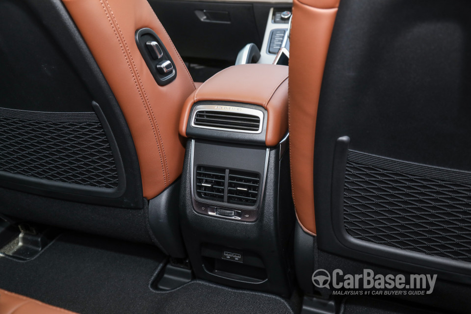 Proton X70 P7-90A CKD (2020) Interior