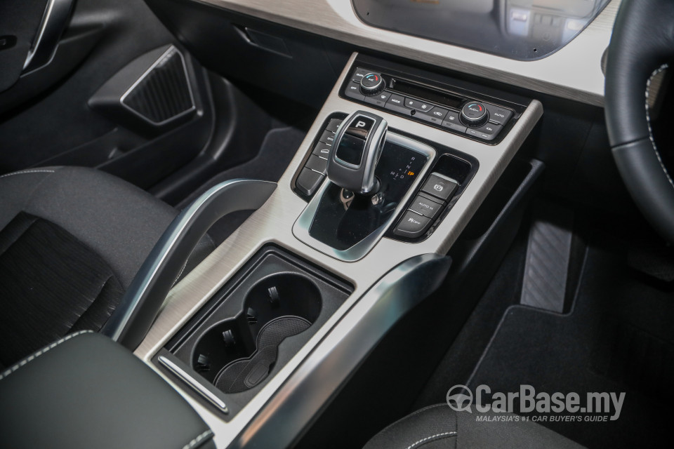 Proton X70 P7-90A CKD (2020) Interior