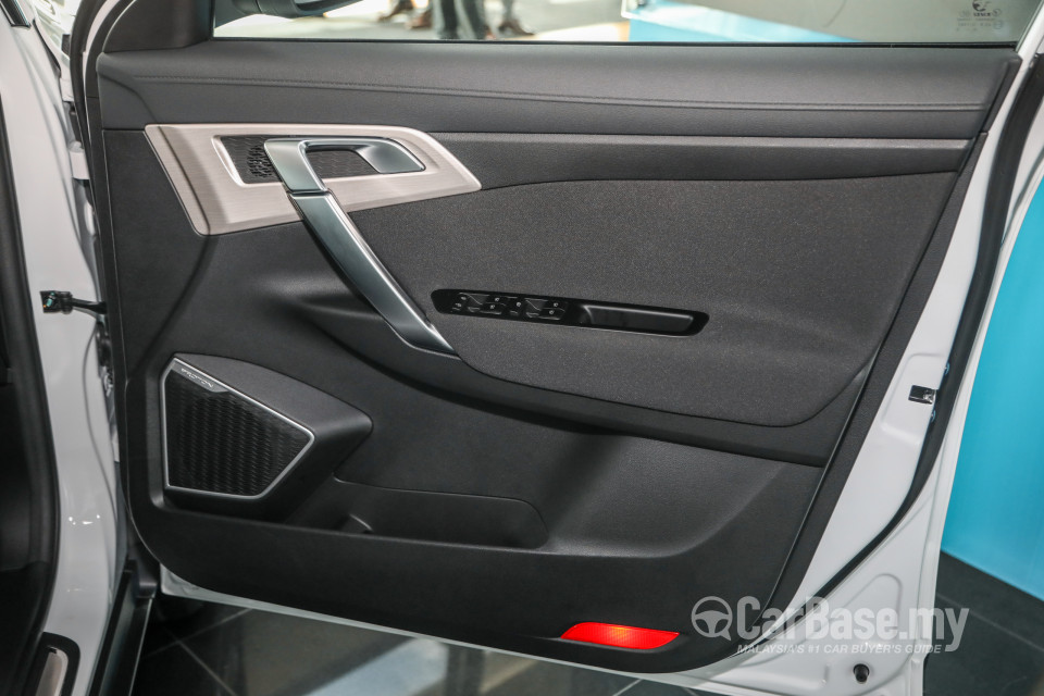 Proton X70 P7-90A CKD (2020) Interior