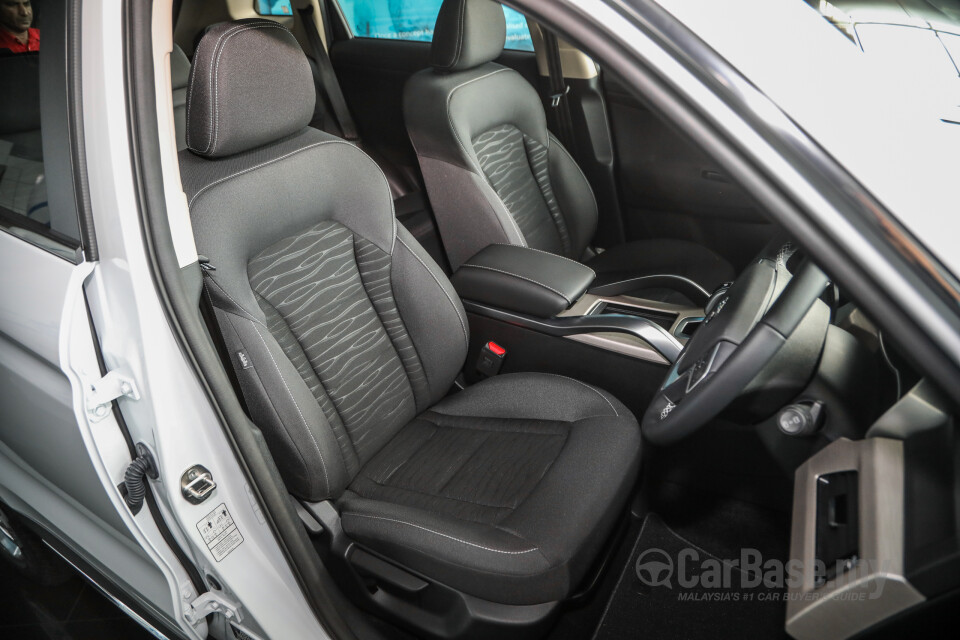 Nissan Navara D23 Facelift (2021) Interior