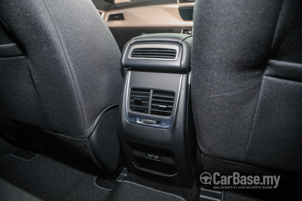 Proton X70 P7-90A CKD (2020) Interior