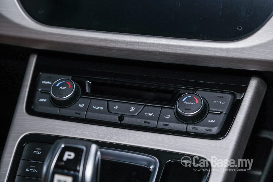 Proton X70 P7-90A MC (2022) Interior