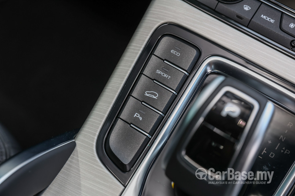 Proton X70 P7-90A MC (2022) Interior