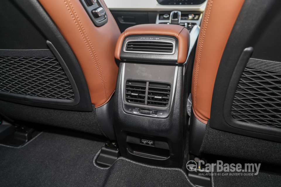 Proton X70 P7-90A MC (2022) Interior