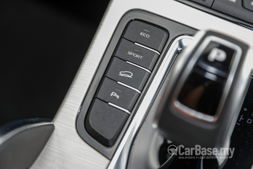 Proton X70 P7-90A MC (2022) Interior