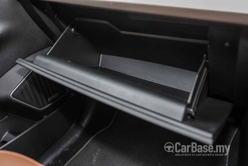 Proton X70 P7-90A MC (2022) Interior