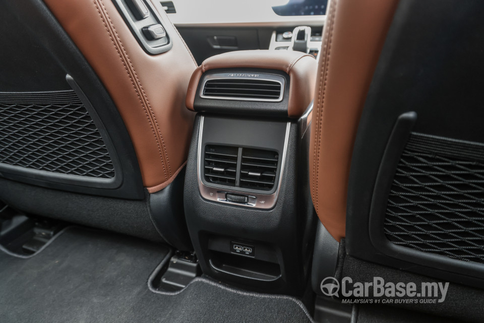 Proton X70 P7-90A MC (2022) Interior