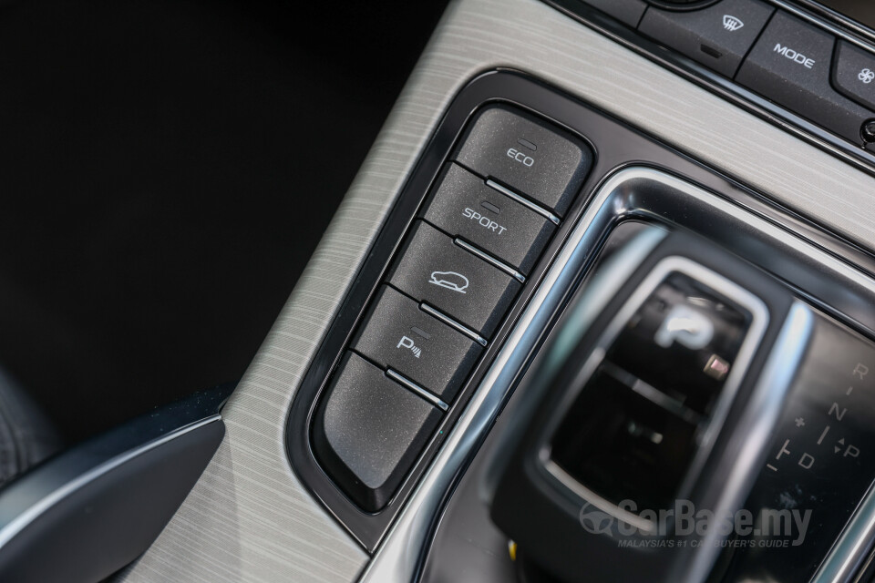 Proton X70 P7-90A MC (2022) Interior